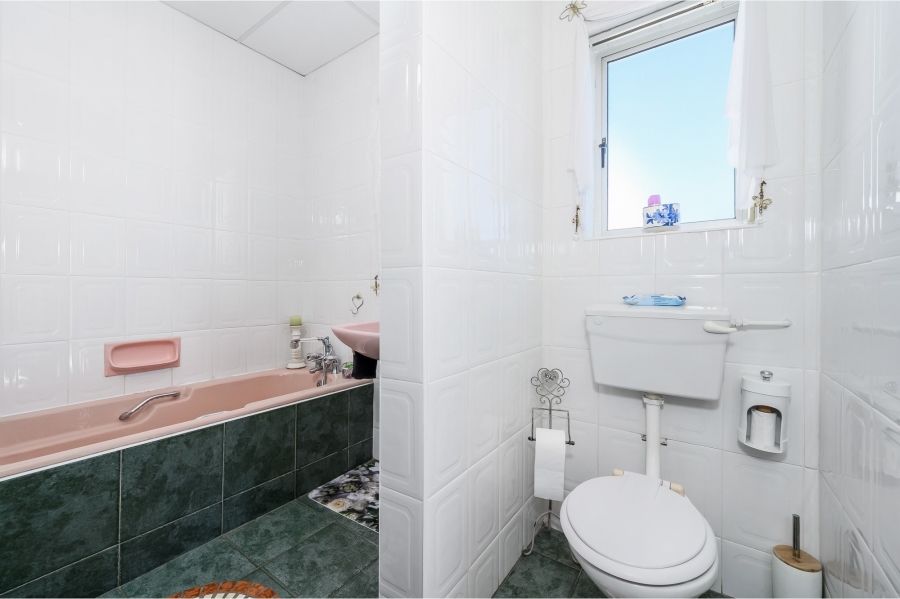 5 Bedroom Property for Sale in Newton Park Eastern Cape